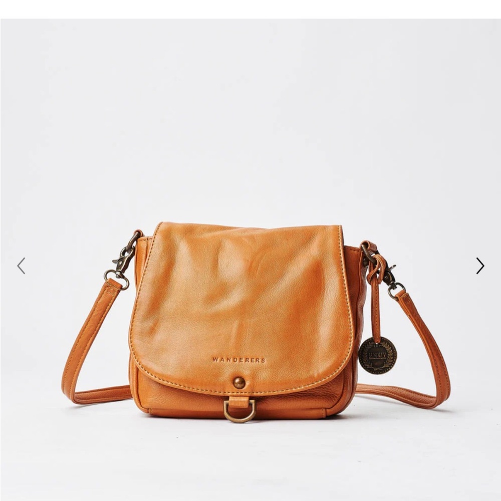 Wanderers Travel Co Saltzburg crossbody NWOT